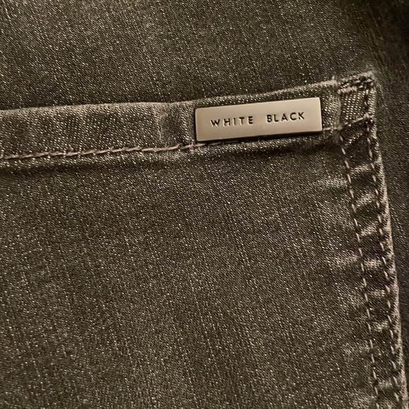 Women’s Jeans - Picture 4 of 9